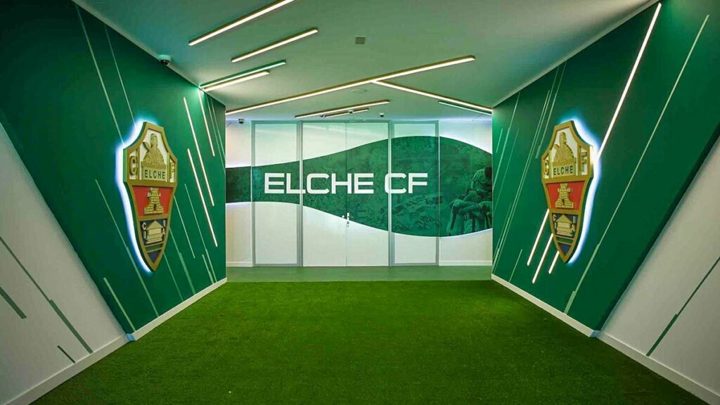 elche fc pasillo 1